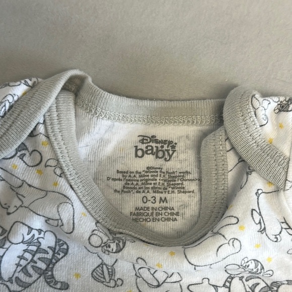 Disney - Winnie the Pooh - 2 piece set. - Picture 2 of 5